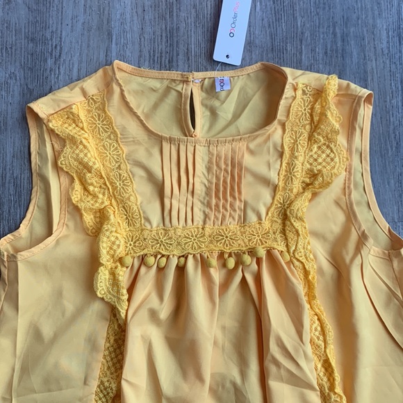 NWT Bright yellow sleeveless tunic - Picture 2 of 8